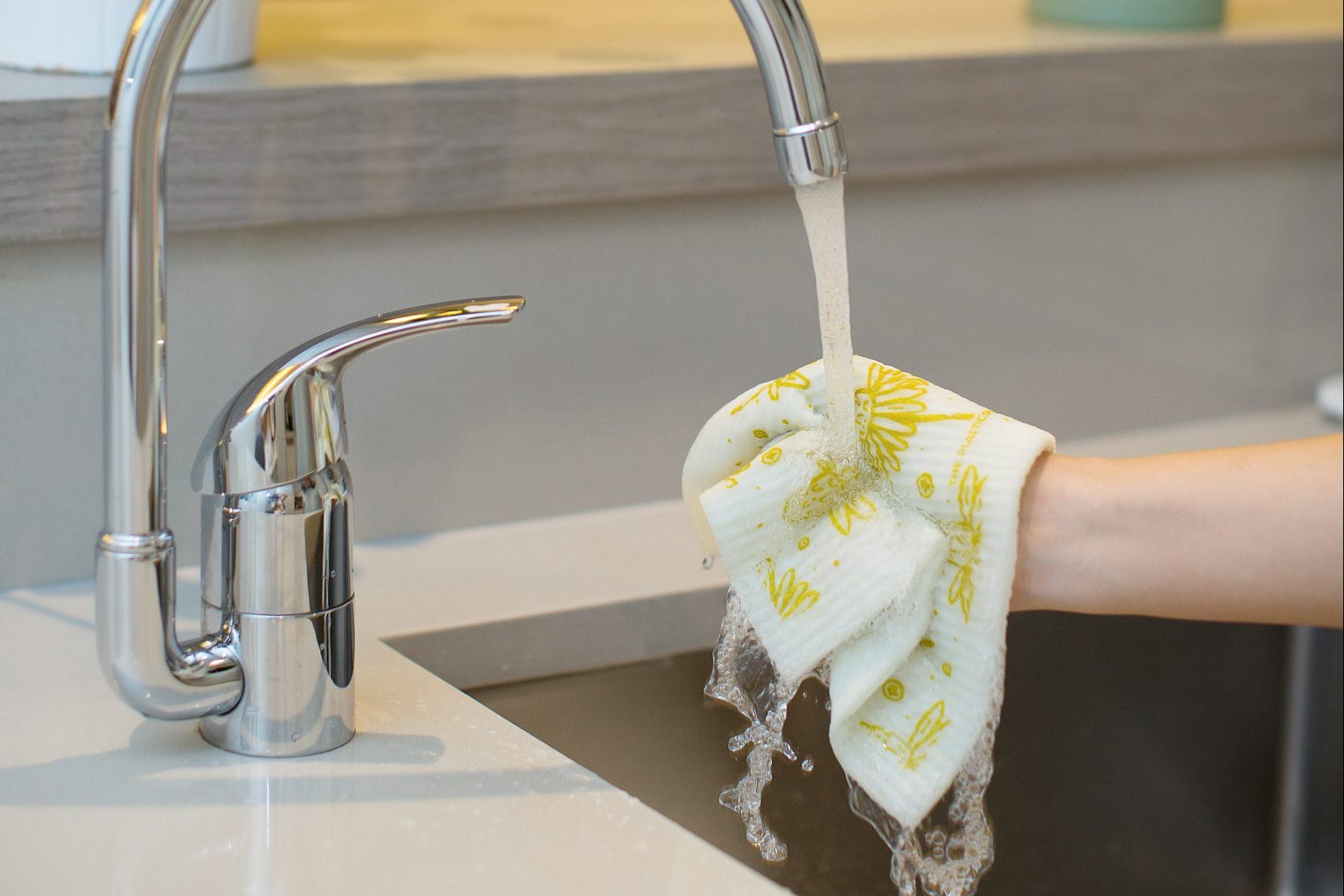 Swedish Dishcloths vs. Plastic Sponges vs. Microfiber Cloths